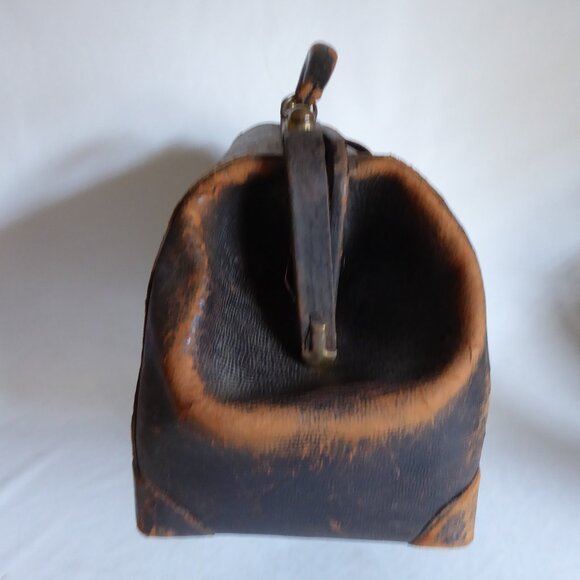 NEW HALLOWEEN GOTHIC ODDITY PROP VINTAGE UNDERTAKER MEDICAL BAG & SKELETON ARM - Picture 4 of 12